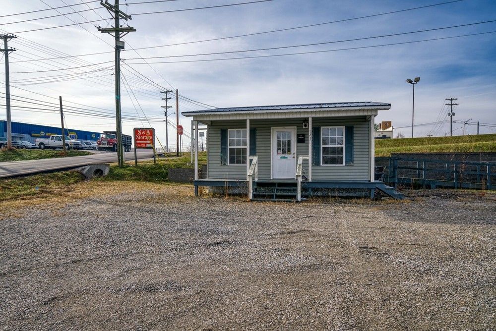125 Churchill Dr, Sparta, TN 38583